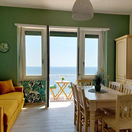 ברג'ג'י Una Finestra Sul Mare Home 2 מראה חיצוני תמונה