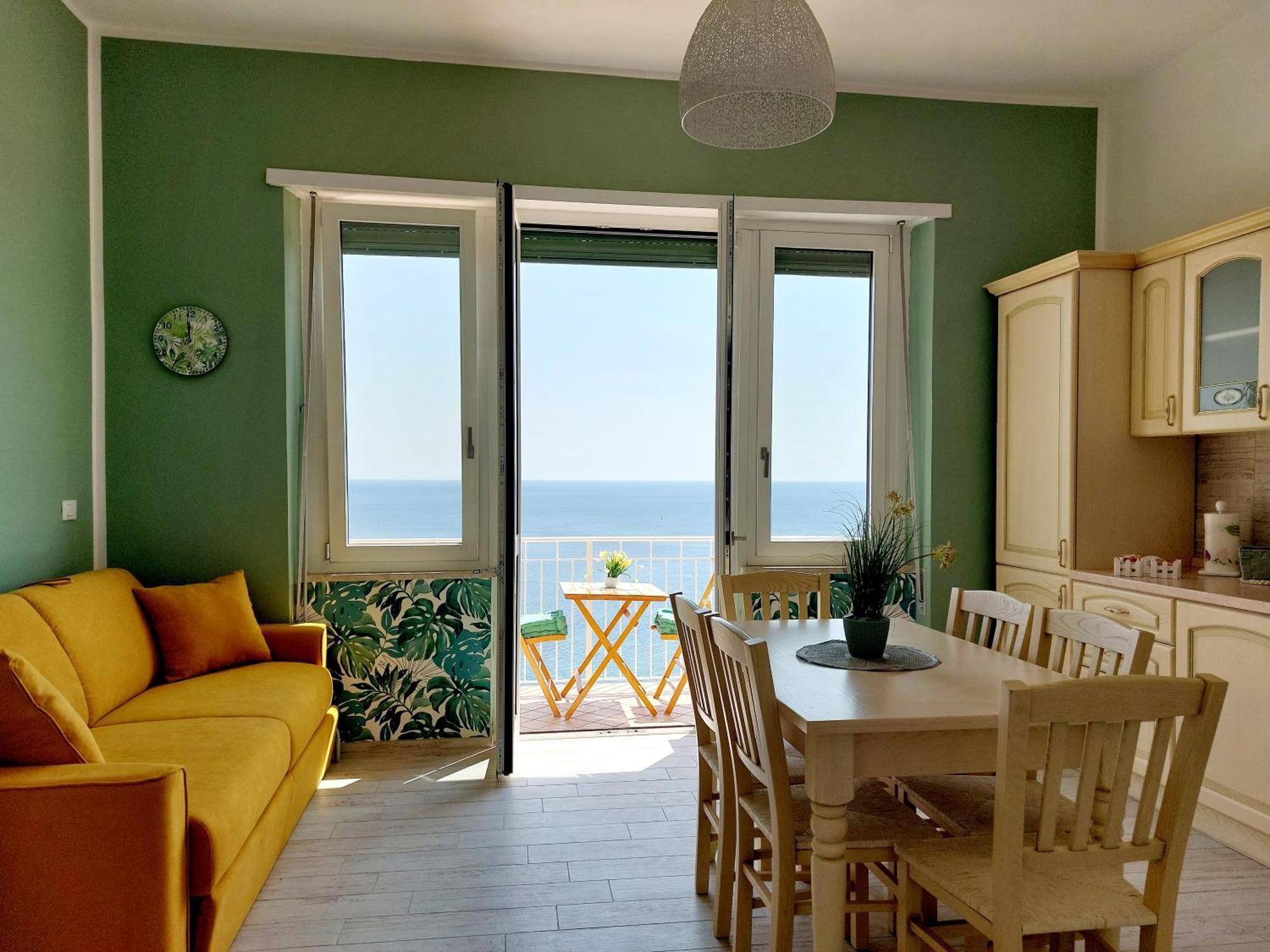 ברג'ג'י Una Finestra Sul Mare Home 2 מראה חיצוני תמונה