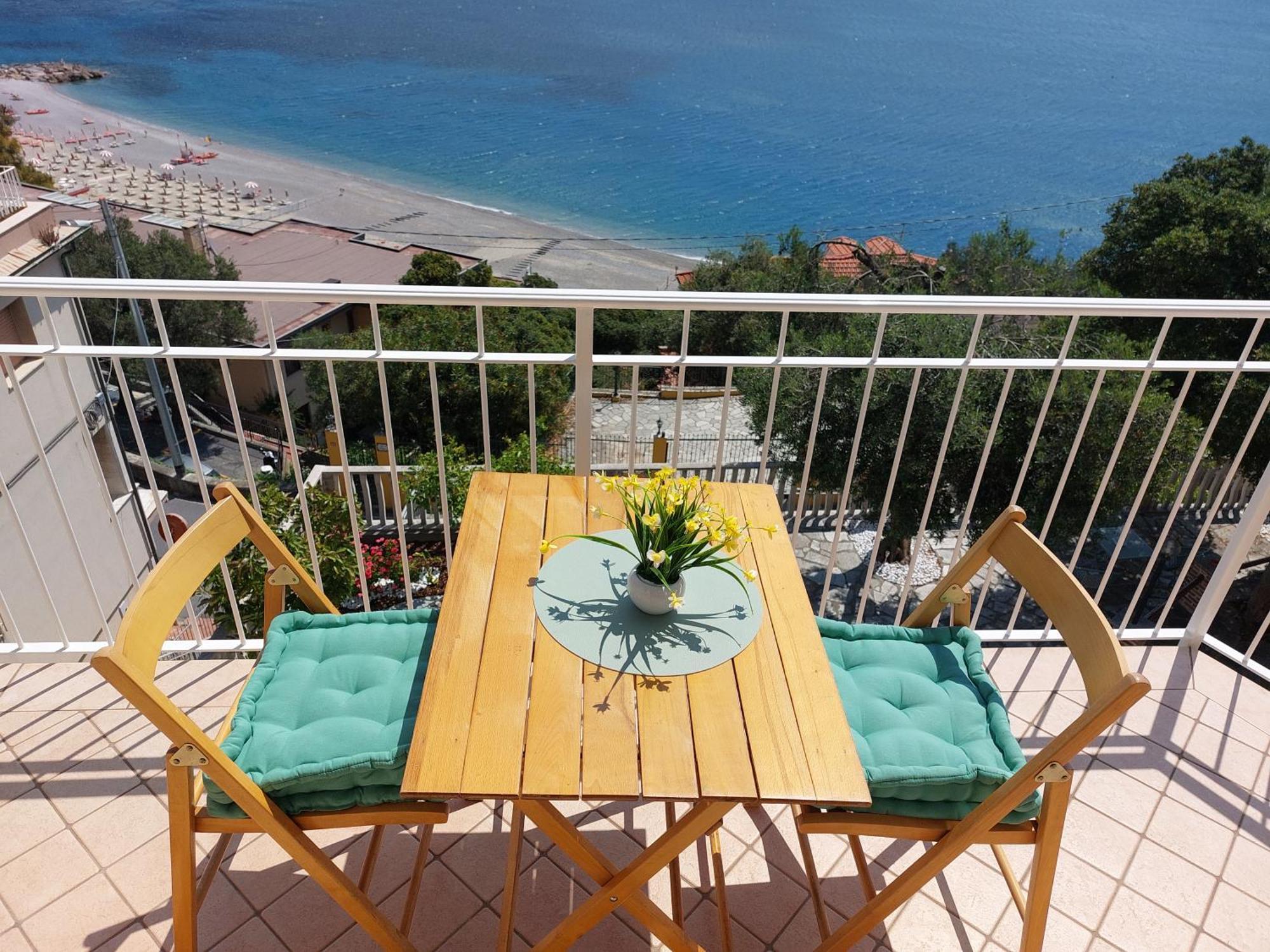 ברג'ג'י Una Finestra Sul Mare Home 2 מראה חיצוני תמונה