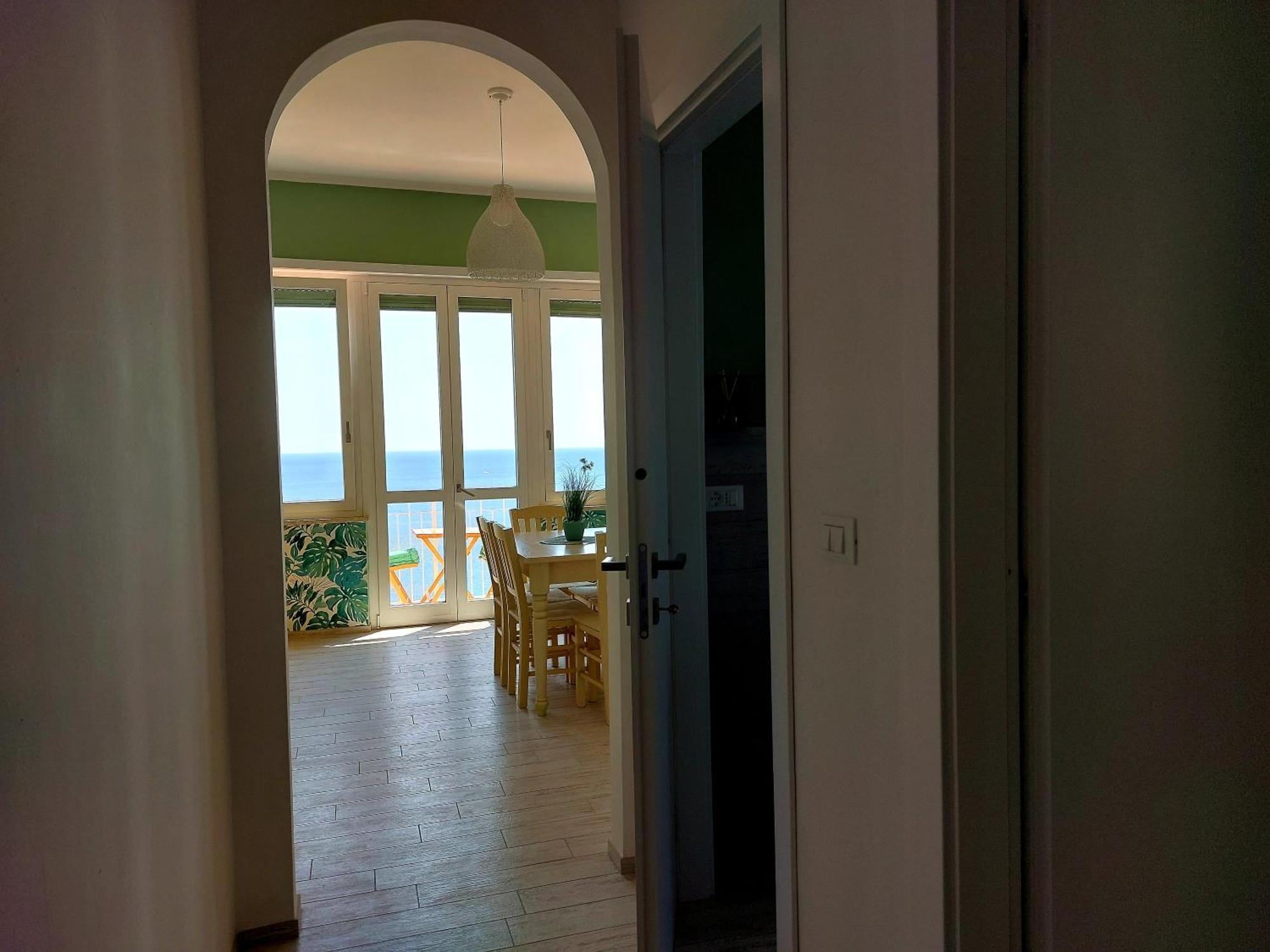ברג'ג'י Una Finestra Sul Mare Home 2 מראה חיצוני תמונה