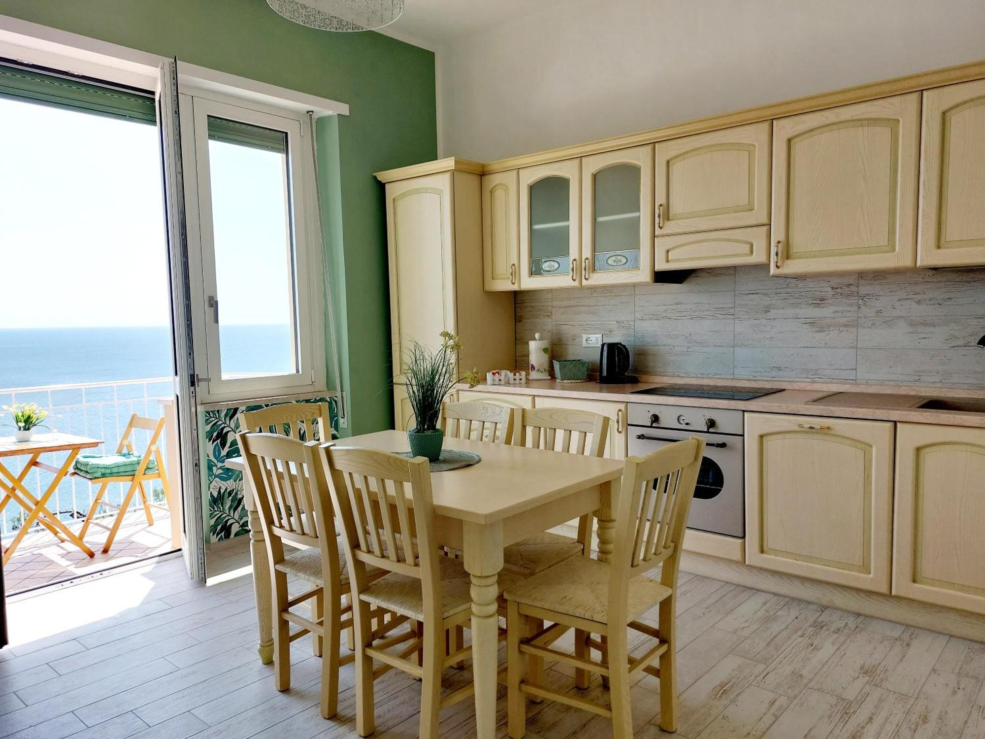 ברג'ג'י Una Finestra Sul Mare Home 2 מראה חיצוני תמונה